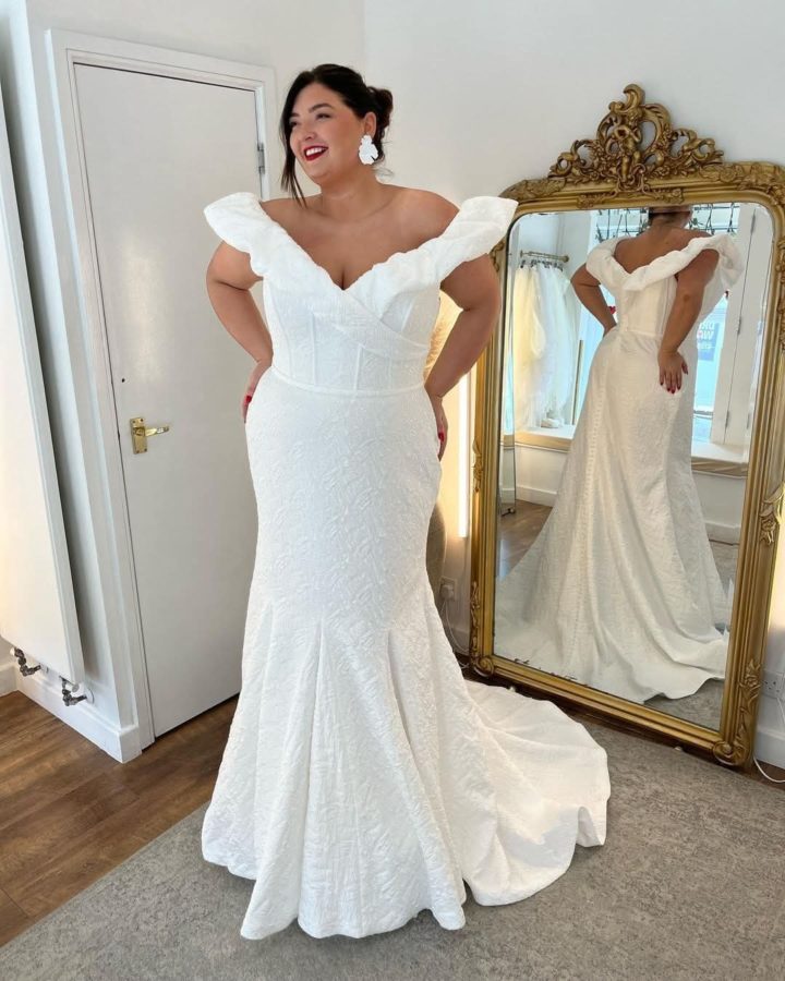 Hera Couture - Isidora Curve