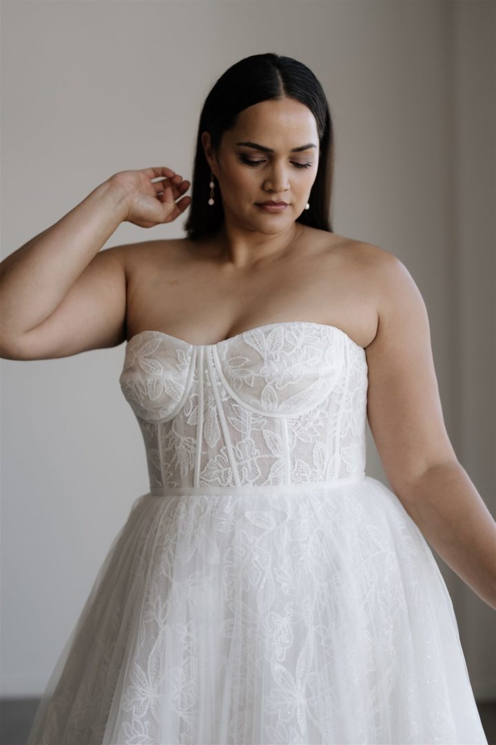 Hera Couture - Amelia Curve