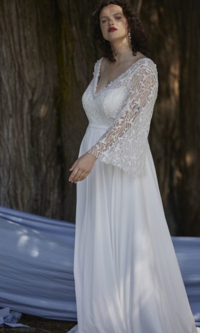 Alternative view of Hera Couture - Wisteria Curve w/ Detachable Sleeves