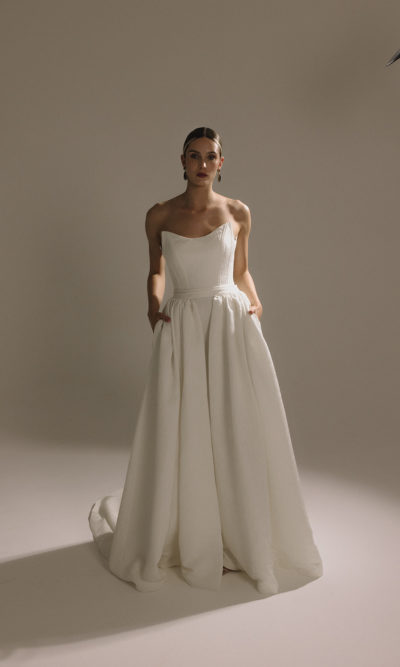 Alternative view of Hera Couture - Vittoria V3 w/ Overskirt