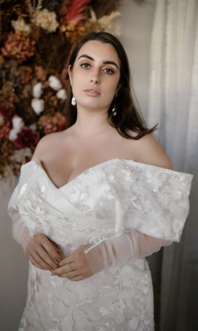 Hera Couture - Cassi Lace Curve