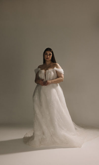 Alternative view of Hera Couture - Aubrey Curve
