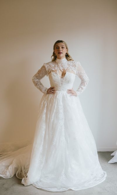 Alternative view of Hera Couture - Leona Curve